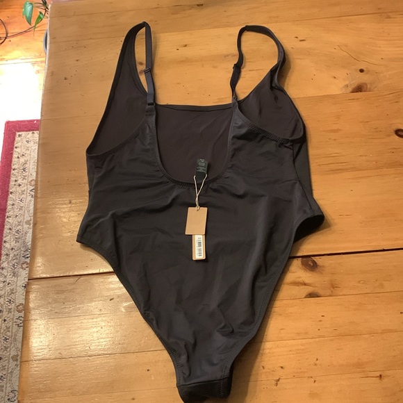 NWT- SKIMS- Scoop Neck One Piece- Onyx- XL - Picture 9 of 10